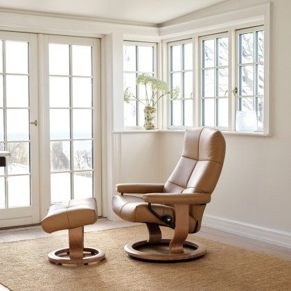 Stressless David Recliner with Classic Base and Footstool Stressless David Recliner with Classic Base and Footstool