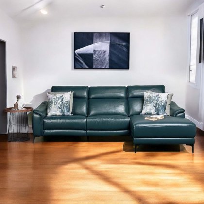 Lincoln Corner Chaise in Navy Blue Leather Lincoln Corner Chaise in Navy Blue Leather