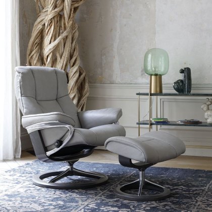 Stressless Mayfair Recliner with Signature Base & Footstool Stressless Mayfair Recliner with Signature Base & Footstool