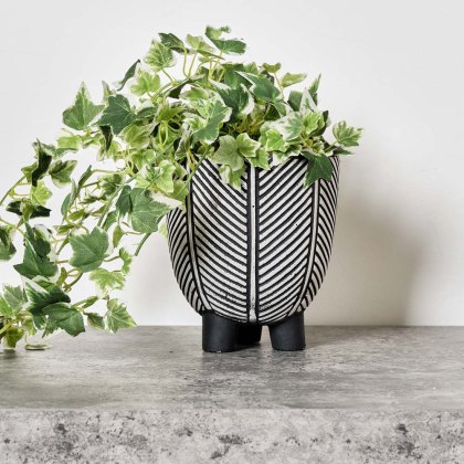 Cement Leaf Vein Pot- Medium Cement Leaf Vein Pot- Medium